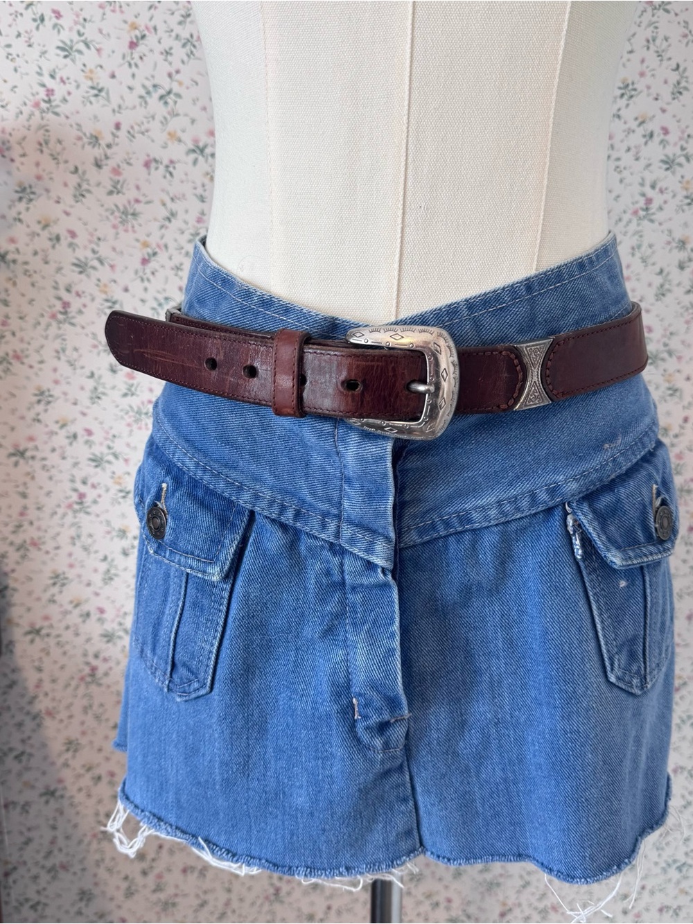 FOSSIL Brown Leather Belt with Silver Details